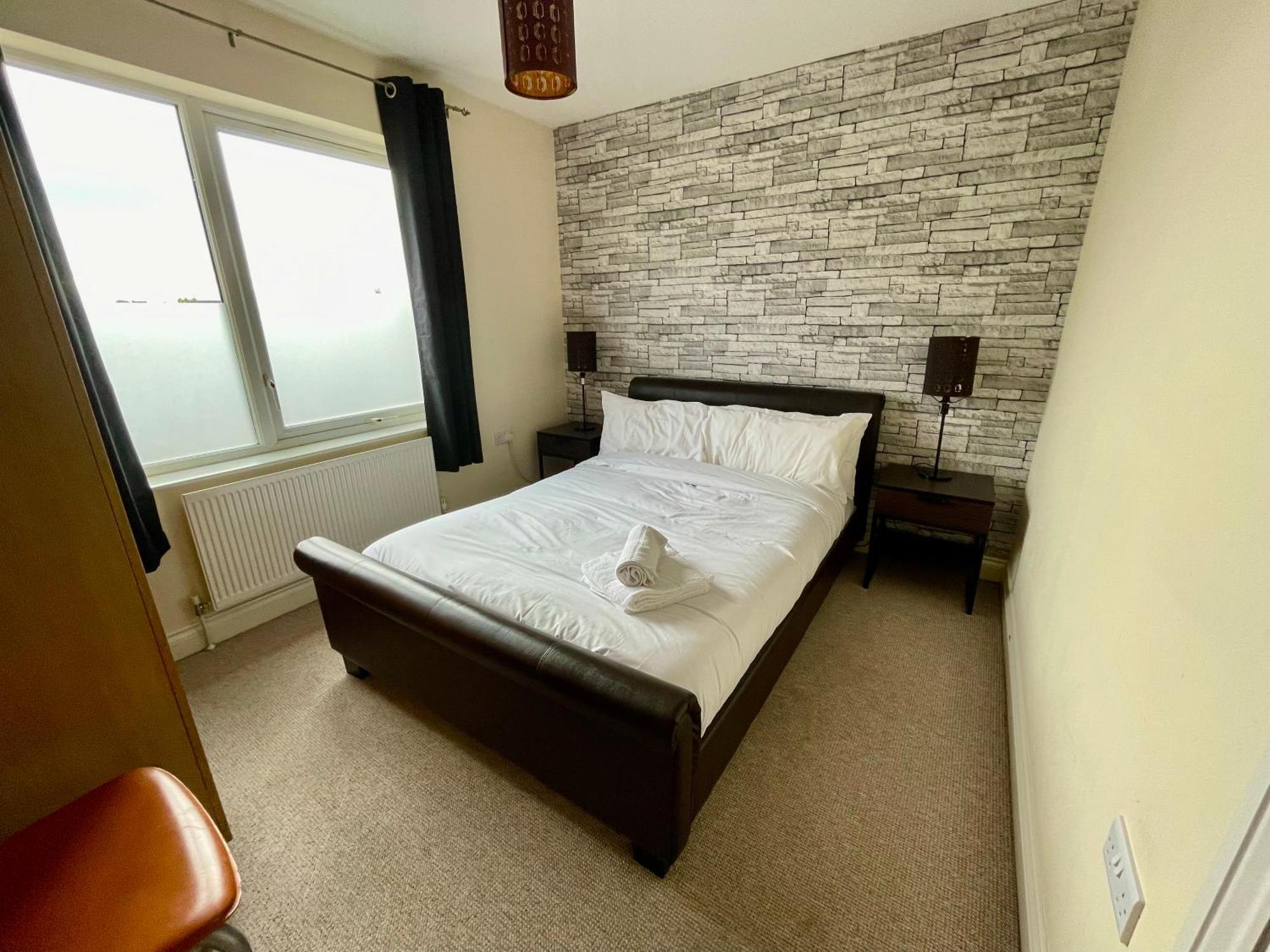 2 Bedroom City-Centre Apartment With Free Parking 贝尔法斯特 外观 照片